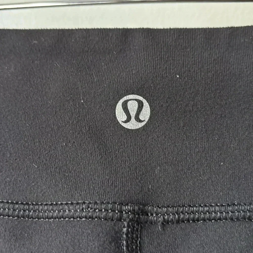 Lululemon women’s mid rise black cropped lace ribbon trim detail leggings size 6